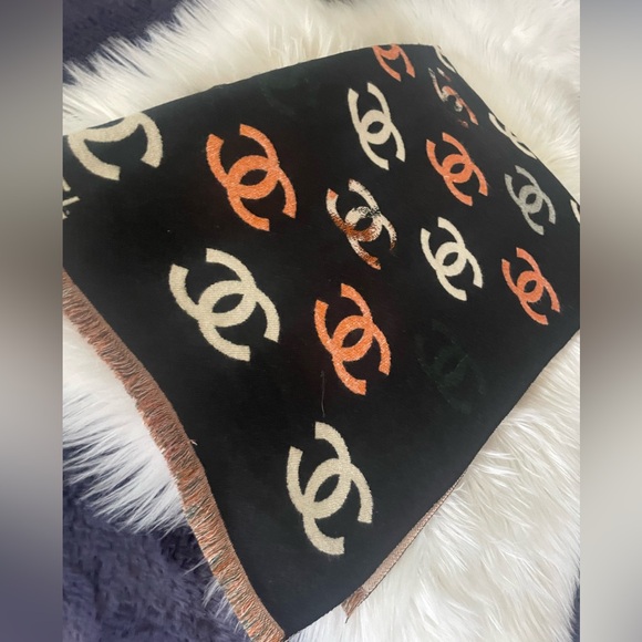 CC Reversible scarf/shawl - Picture 1 of 9